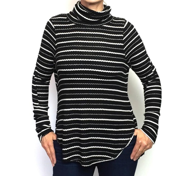 Free People Turtle Neck - Picture 3 of 3
